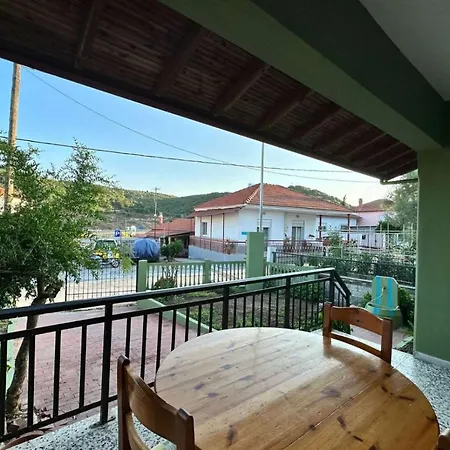 Nihtolouloudo House *